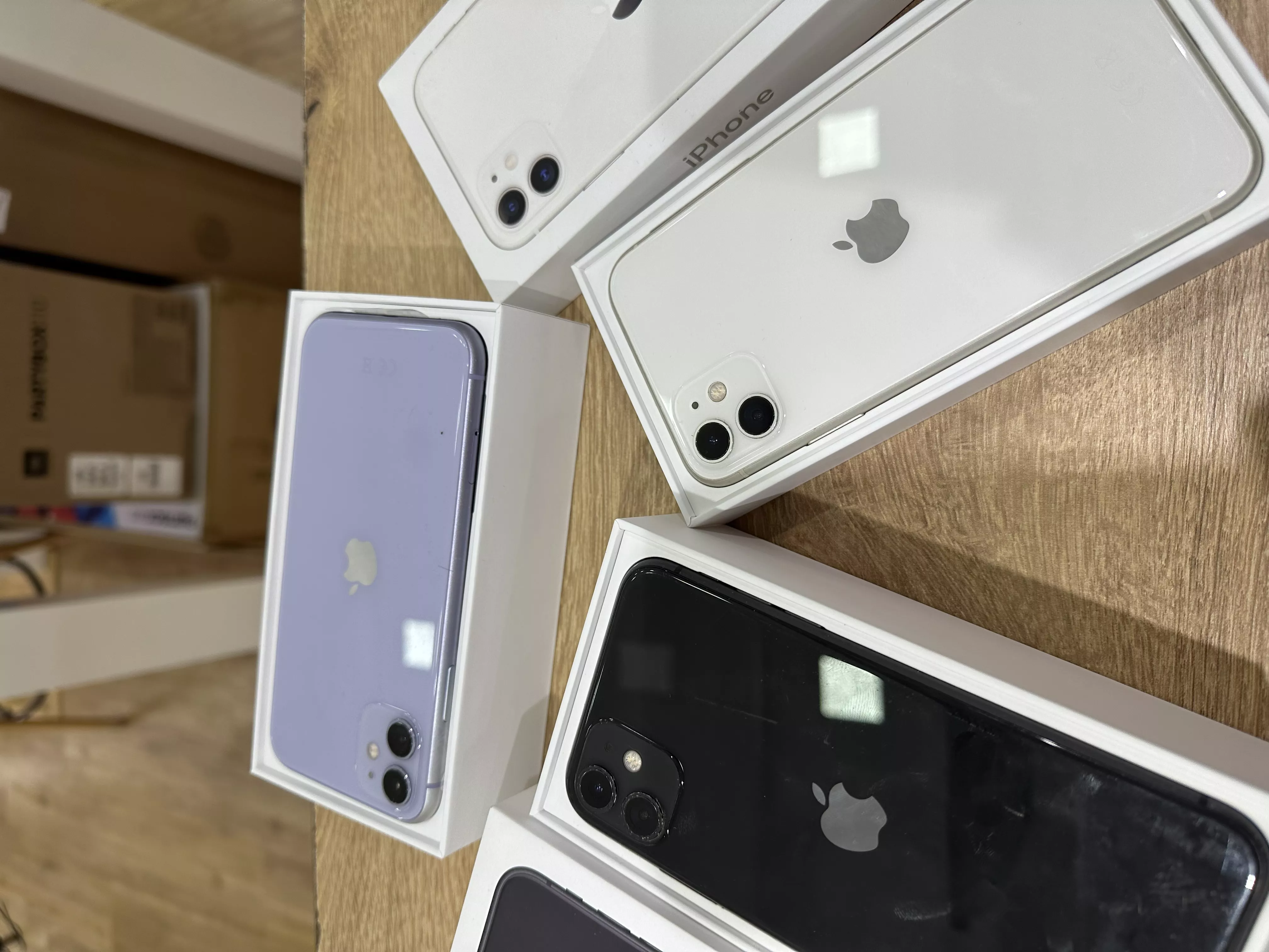 iPhone 11 64/128gb απο 379€