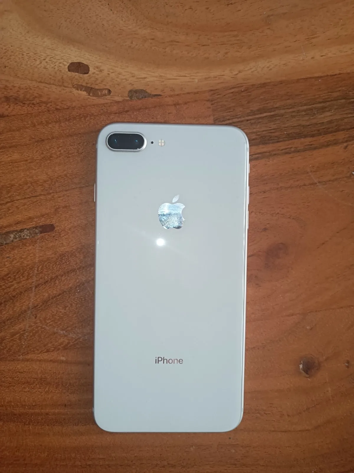 iPhone 8plus σε άριστη κατάσταση 